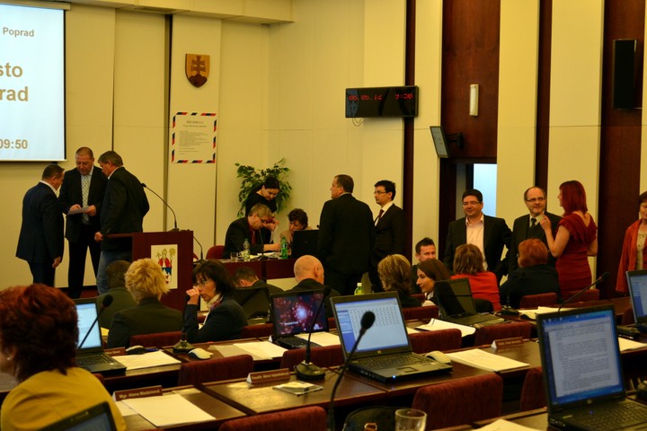 Podporu pre HK Poprad deklaruje aj mesto